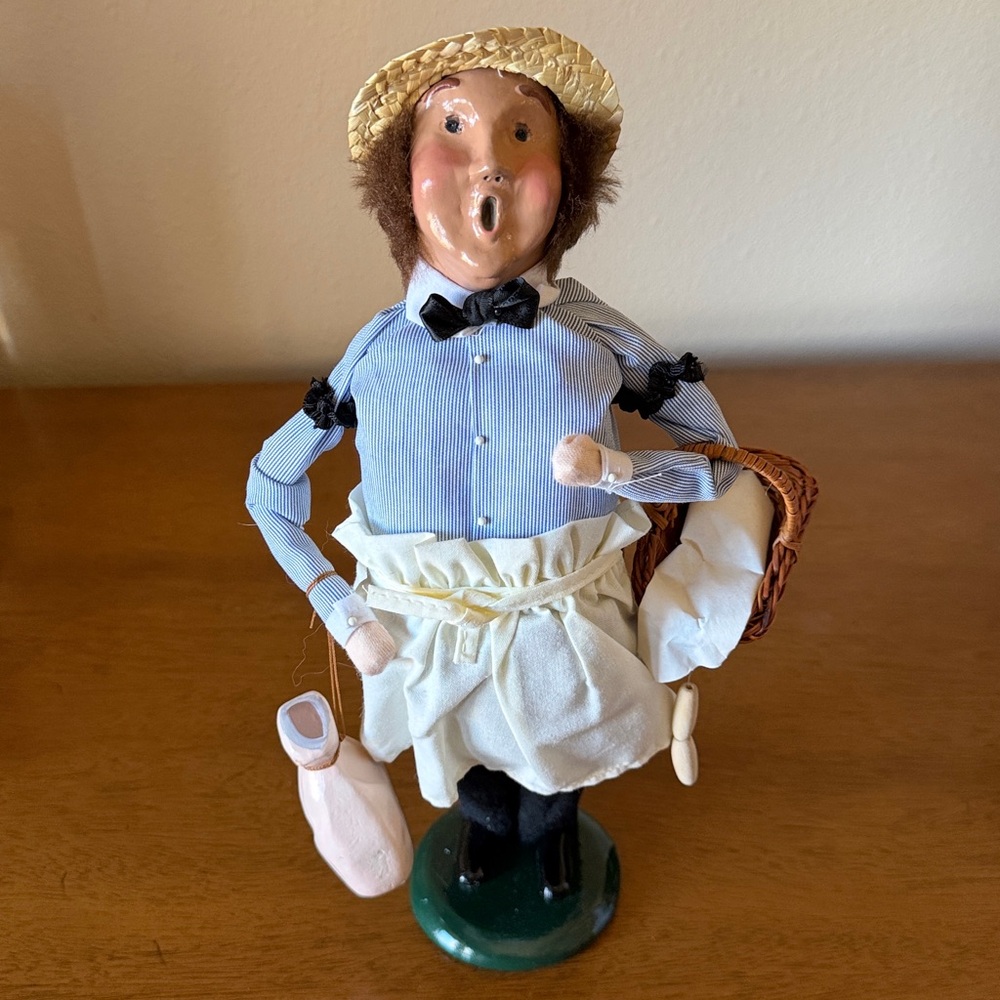 1995 Byers Choice London Butcher Caroler Vintage 1990s Signed Christmas